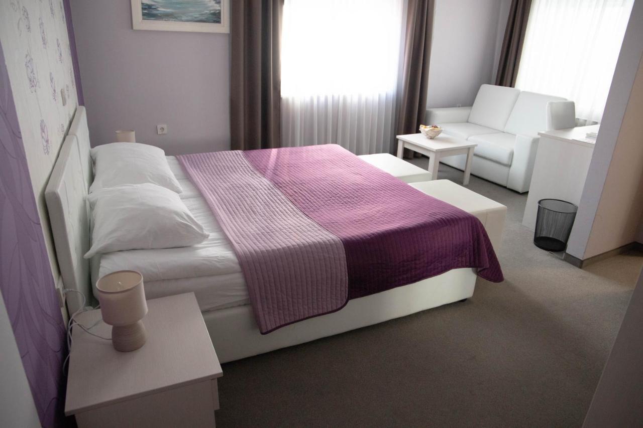 Art Hotel Slavonski Brod Buitenkant foto