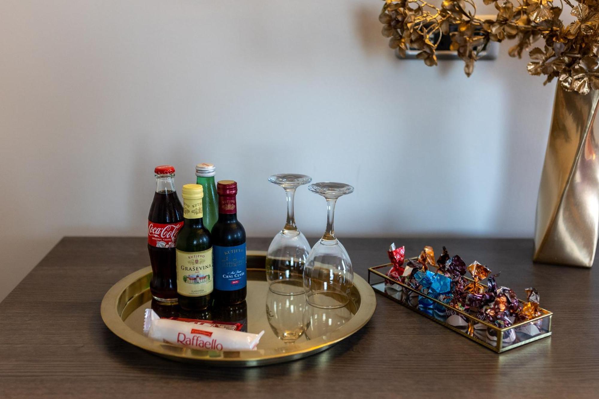 Art Hotel Slavonski Brod Buitenkant foto