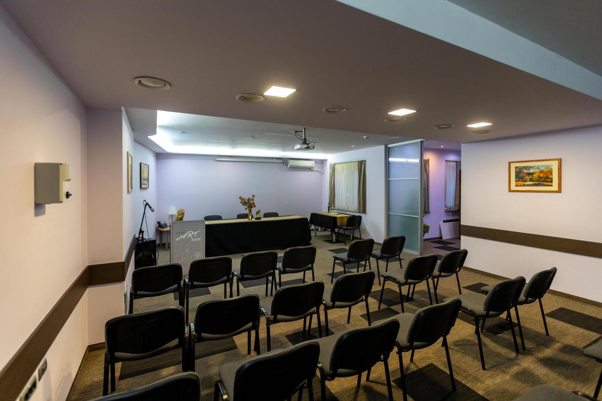 Art Hotel Slavonski Brod Buitenkant foto