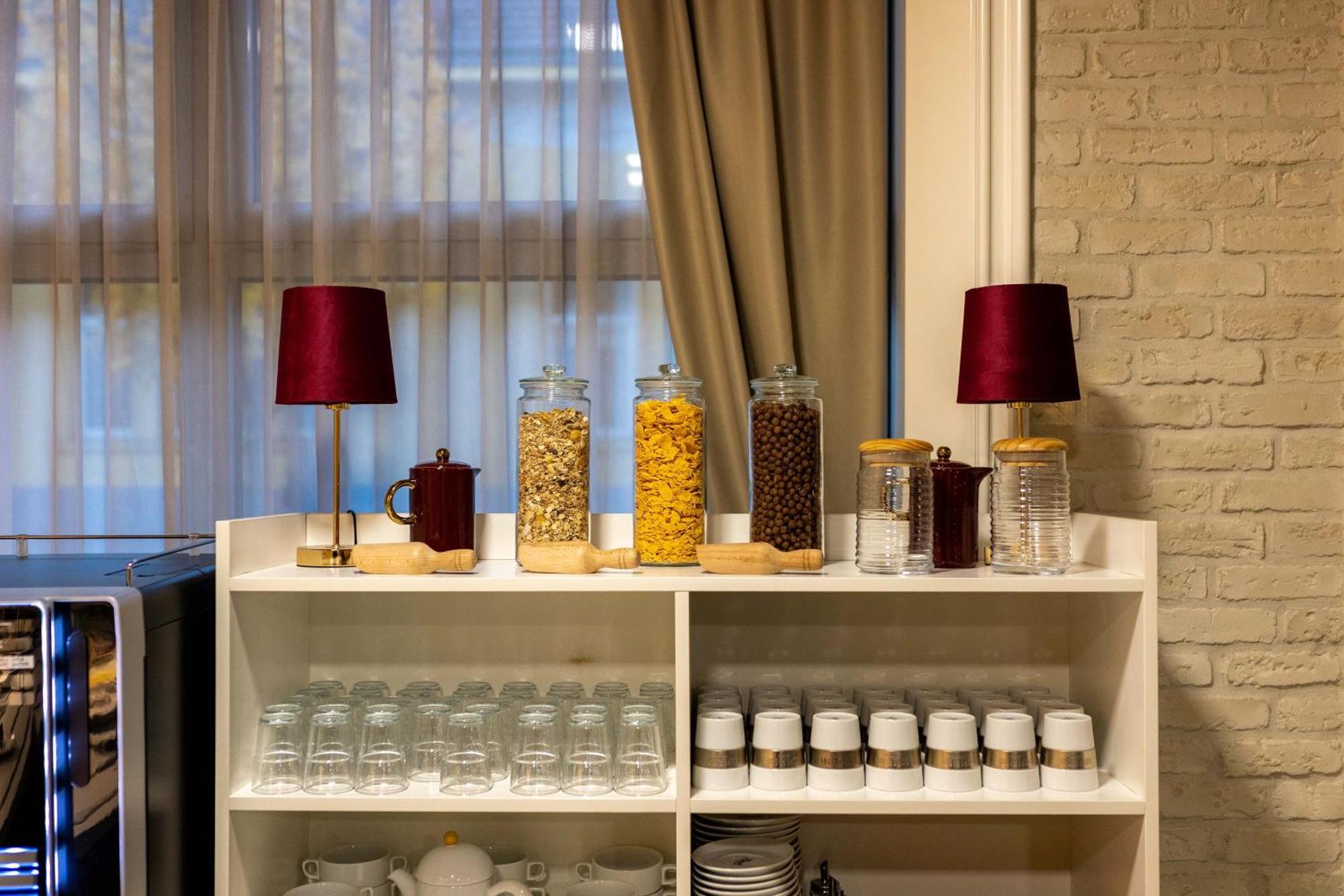 Art Hotel Slavonski Brod Buitenkant foto