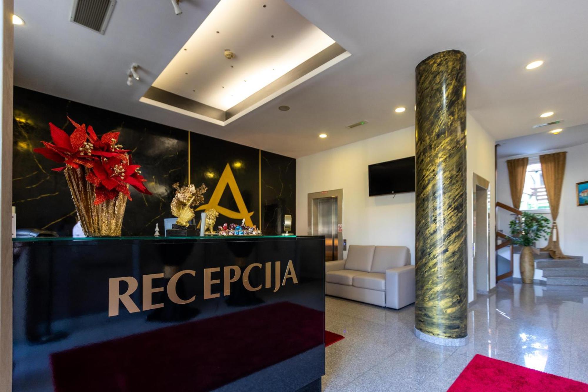 Art Hotel Slavonski Brod Buitenkant foto