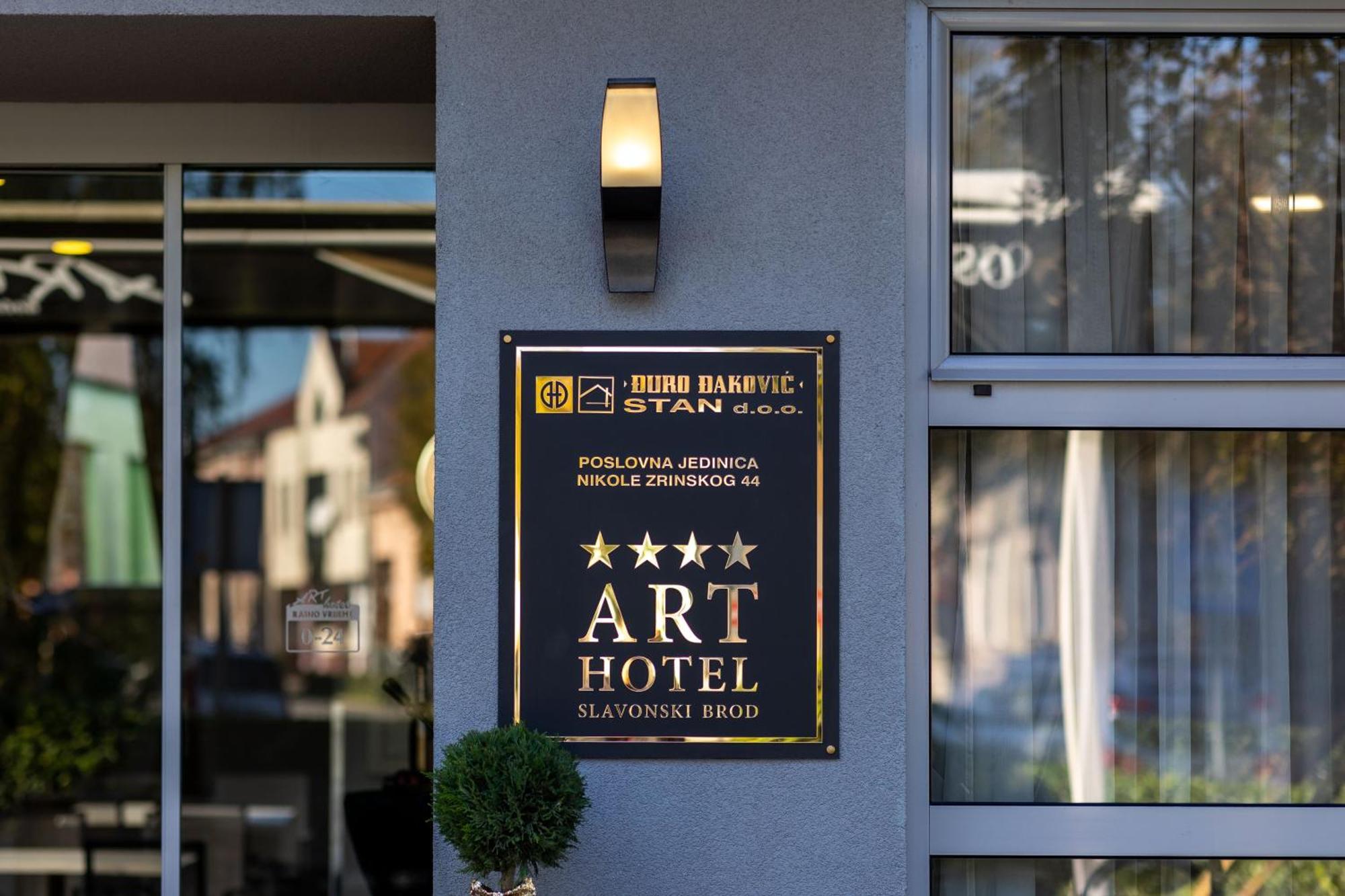 Art Hotel Slavonski Brod Buitenkant foto